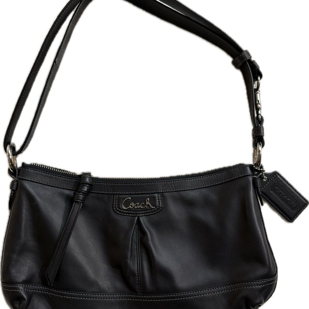 Coach Elegant Black Leather Shoulder Bag